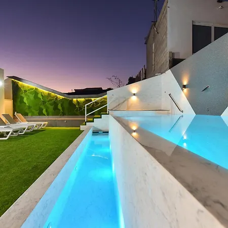 Salado Salobre, Gran Canaria Private Heated Pool Modern Luxury Tranquil Getaway