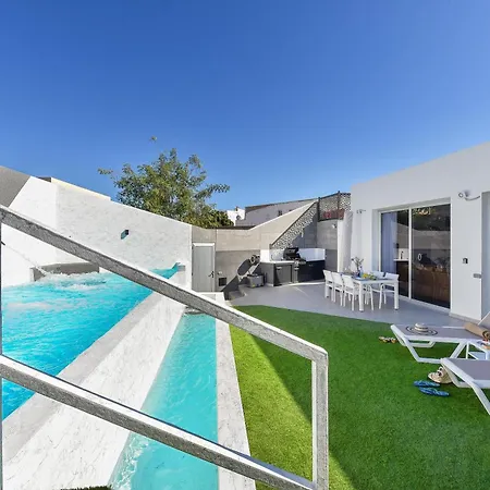 Salado Salobre, Gran Canaria Private Heated Pool Modern Luxury Tranquil Getaway * Las Palmas de Gran Canaria
