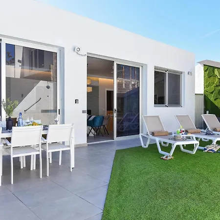 Salado Salobre, Gran Canaria Private Heated Pool Modern Luxury Tranquil Getaway Villa