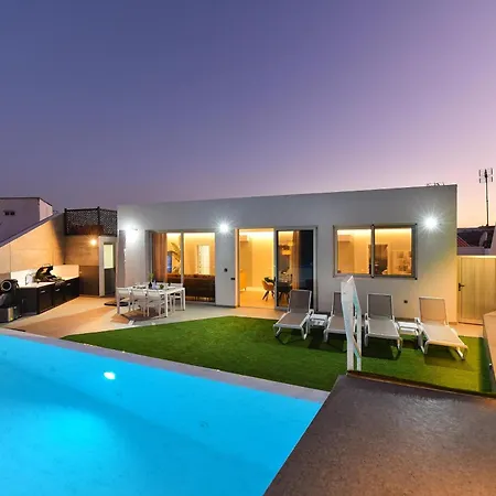 Salado Salobre, Gran Canaria Private Heated Pool Modern Luxury Tranquil Getaway * Las Palmas de Gran Canaria